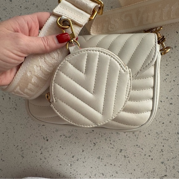 Louis Vuitton White Quilted Bag with Gold Accents - Picture 9 of 15